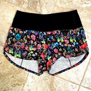Speed Up High-Rise Lined Short 2.5”  Flowerscope Black Multi / Black Size 6